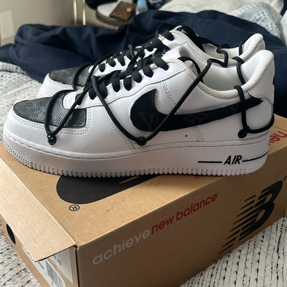 Air Force 1 Custom LV Size 8 White New without Original Shoebox.